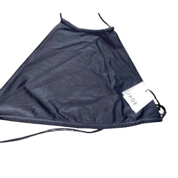 Jade Swim NWT Gia Halter Neck Bikini Top Black
Size Small - Picture 6 of 9